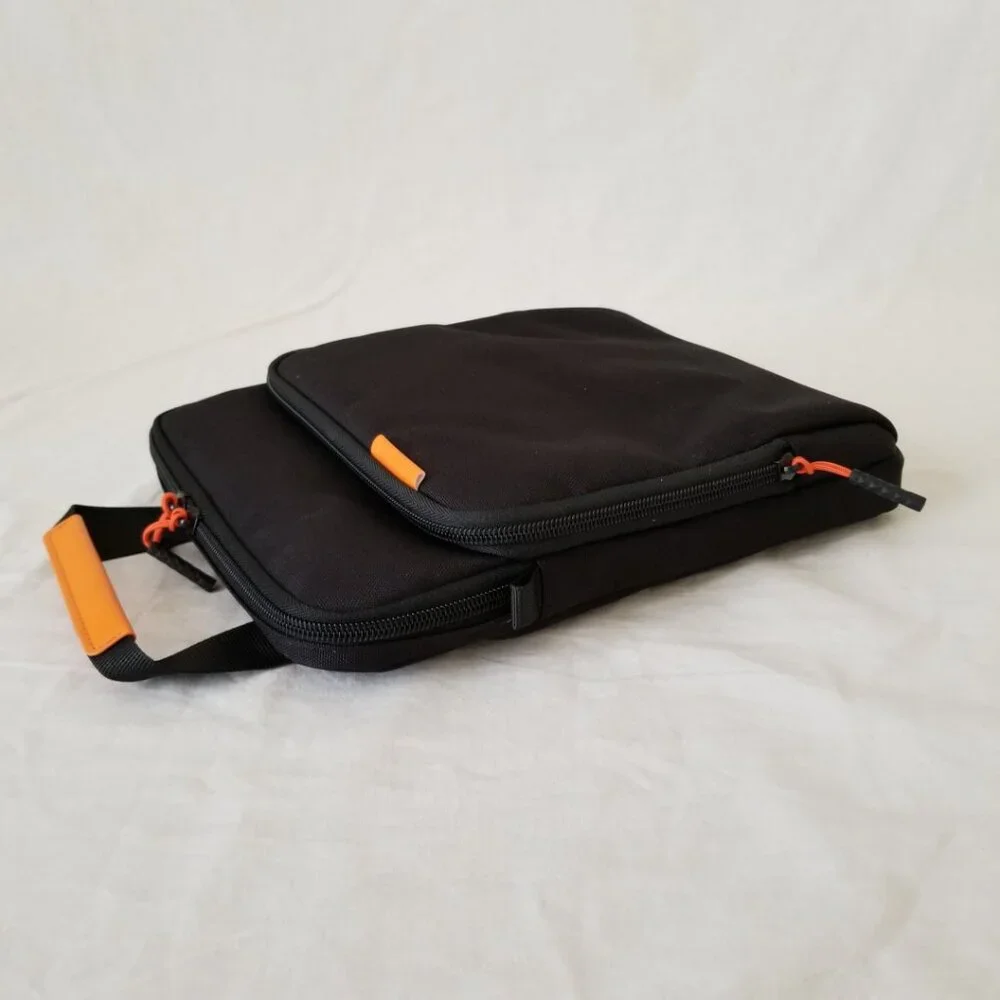 NWOT! TIMOVO Padded Tablet Sleeve Carrying Case w/Plush Lining & Shoulder Strap